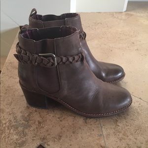 Sperry short boots